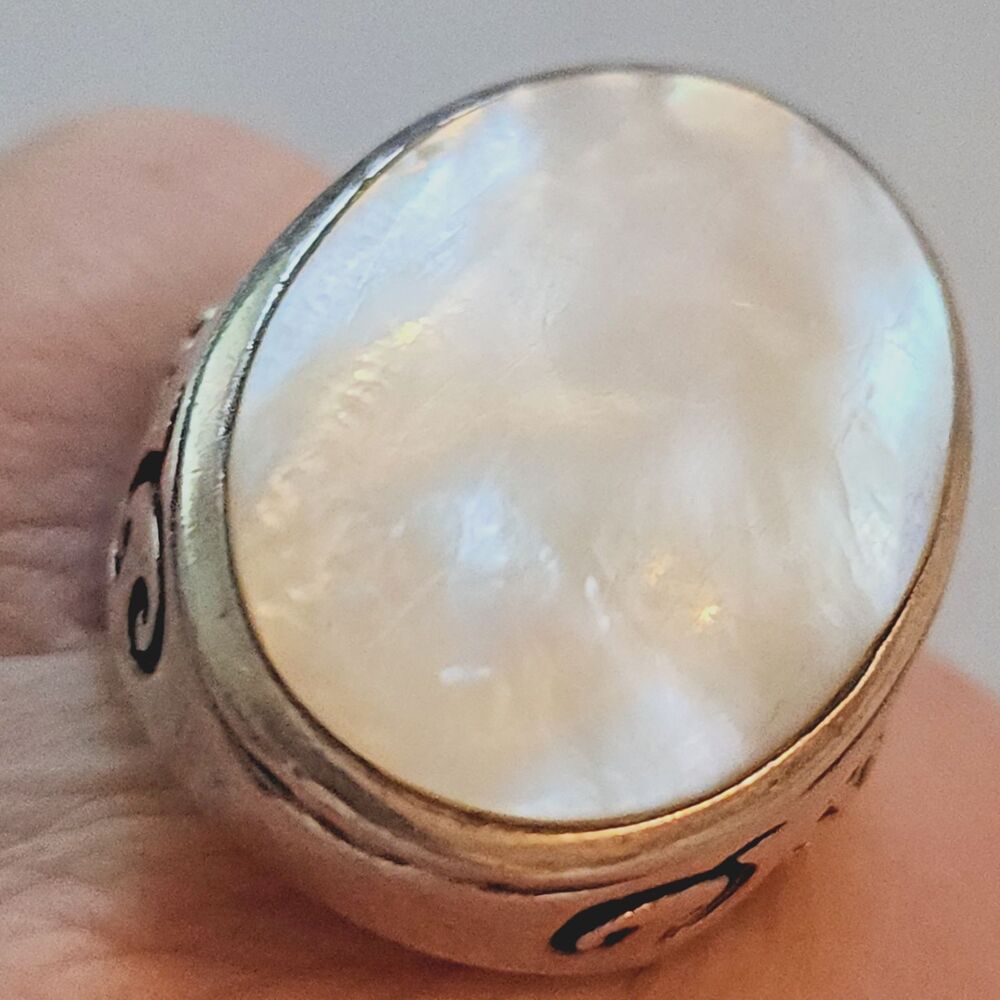 Vintage Thai 925 Sterling Silver Mother of Pearl Cocktail Ring Size 8 18.3g
